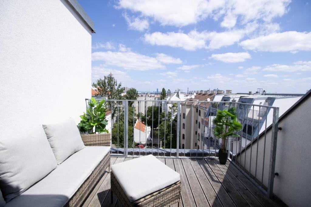 Sunny & Cozy Penthouse With Balcony L Dg4'14 Apartamento Viena Exterior foto