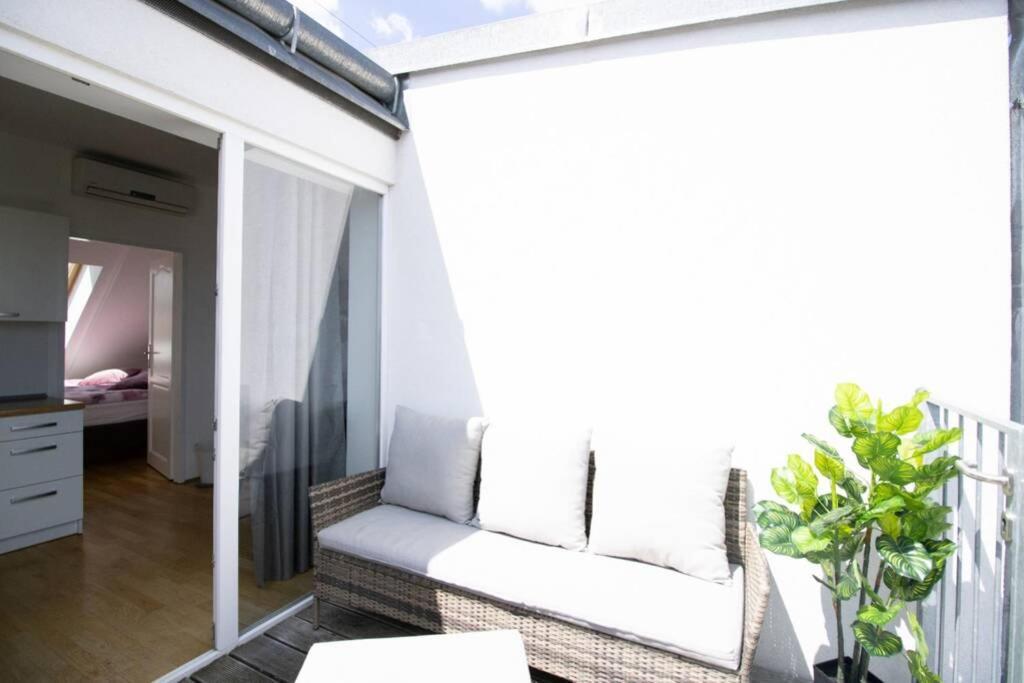Sunny & Cozy Penthouse With Balcony L Dg4'14 Apartamento Viena Exterior foto