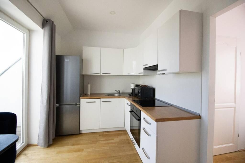 Sunny & Cozy Penthouse With Balcony L Dg4'14 Apartamento Viena Exterior foto